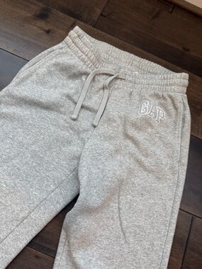 GAP Classic Light Gray Fleece Joggers with Drawstring XS
